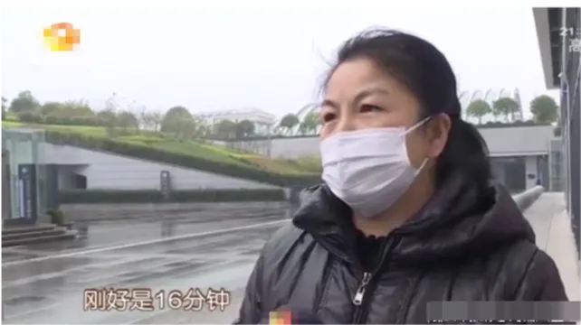 保洁捡到一克拉钻戒上交反被罚款什