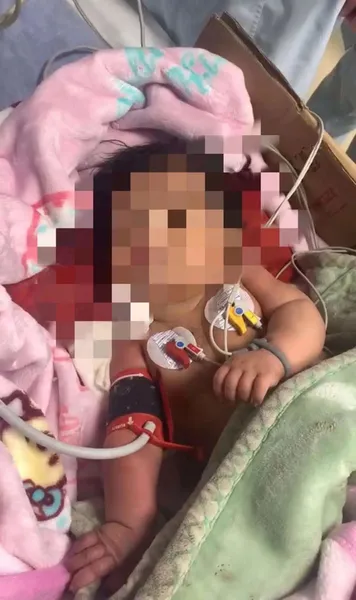 坠楼女婴父亲孩子系在家自行生产是