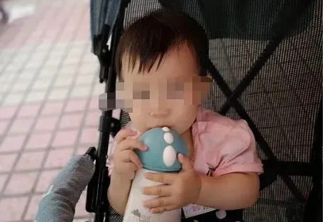 厦门33岁育婴师摔死婴儿什么情况？厦