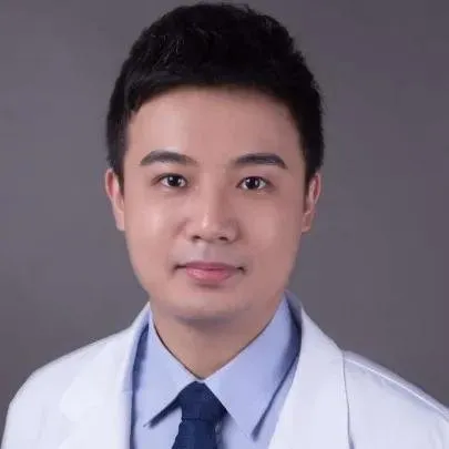 惊心动魄!广州这医生一把抱起病危患者,1分钟跑下4层楼