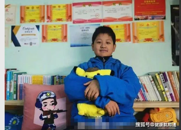 少年深夜挨家敲门怎么回事？少年深夜