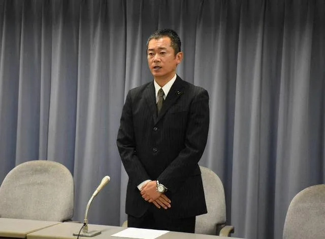 日本议员拍卖口罩牟取暴利什么情况?遭批后道歉并捐出钱款