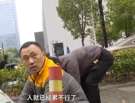 快递员离职留下5000个包裹怎么回事