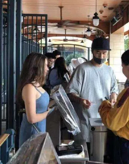 蒋劲夫新恋情曝光？蒋劲夫已经承认新