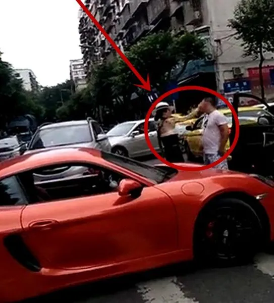 保时捷女司机首发声说了什么?保时