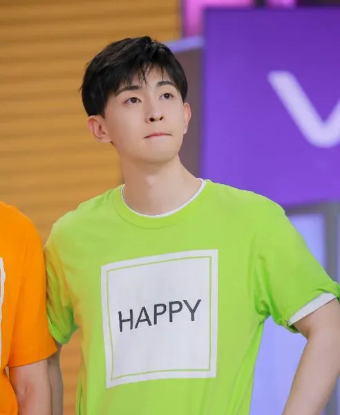 邓伦小号曝光怎么回事?邓伦与两任前女友的亲密旧照