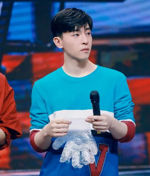 邓伦小号曝光怎么回事?邓伦与两任前女友的亲密旧照