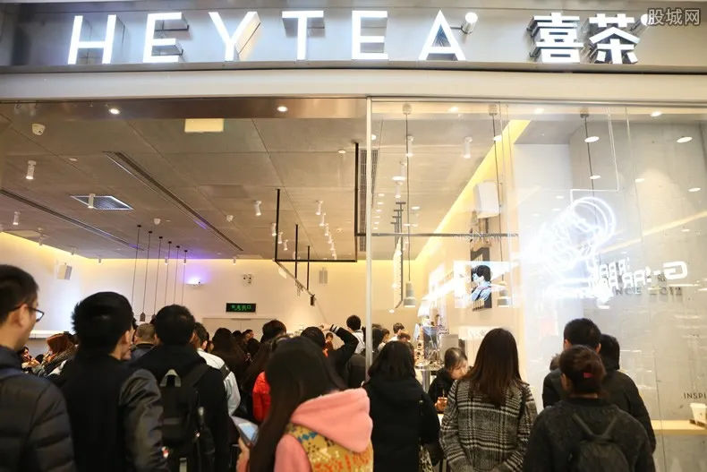 喜茶店员殴打外卖小哥是怎么回应？喜