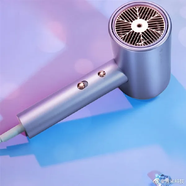 青米发布直白三层水润吹风机：吹出丝