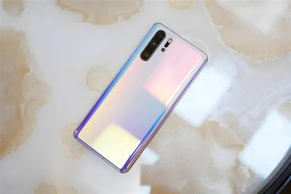 华为宣布新设备P30 Pro：用上施华洛