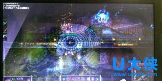 Win10玩英雄联盟时出现闪屏怎么办？ | win10开机后无限闪屏根本操作不了
