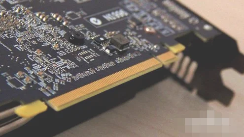 win10系统的电脑开机后显示器不亮