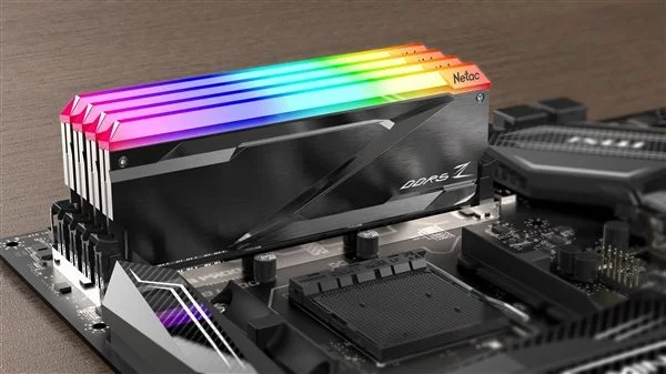 朗科发布Z系列旗舰DDR5内存：6200MHz